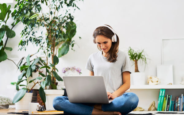 How to Travel and Work Remotely with Comfort