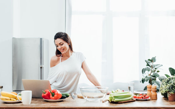 How to Cool a Kitchen In The Summer: 10 Simple Ideas