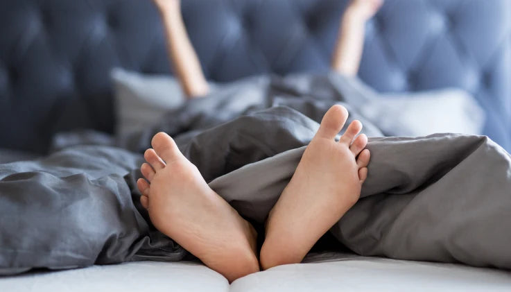 How to Cool Down Hot Feet at Night: Causes, Remedies, and Sleep Solutions