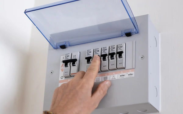 How to Cool a Room During a Power Outage: What Actually Works