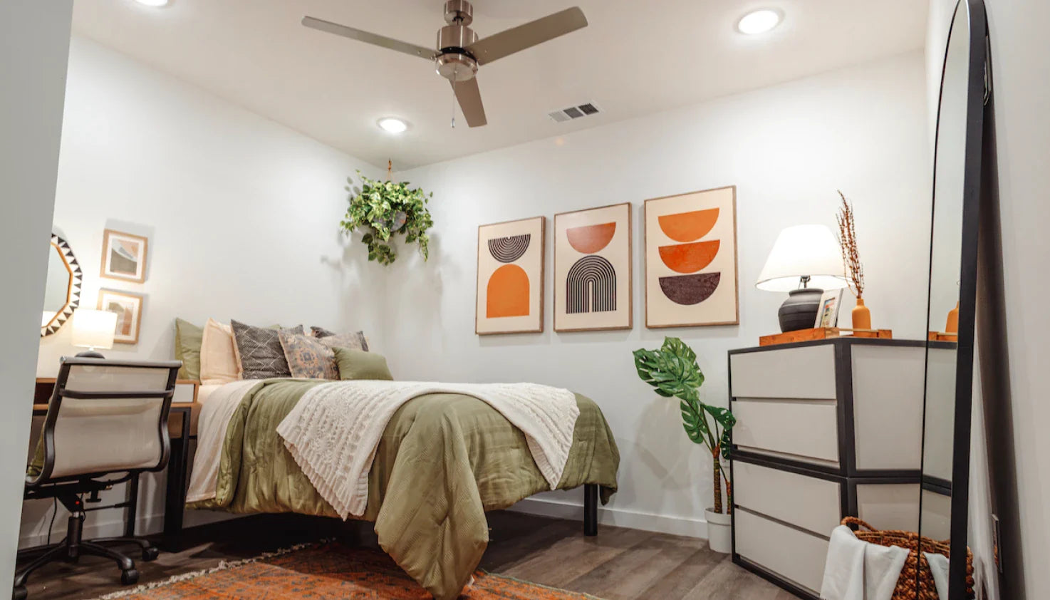 How to Cool a Room With No Windows: 10 Solutions for Windowless Spaces