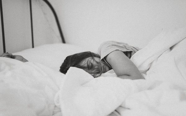 10 Best Ways for How to Stay Cool at Night and Wake up Well-Rested