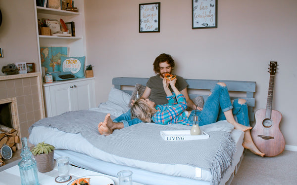 He’s a Hot Sleeper, She’s Cold: 10 Best Gadgets for Couples with Different Body Temperatures in 2025